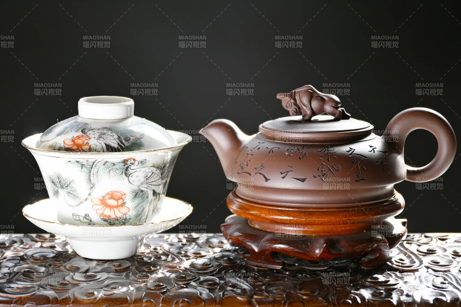 茶壶与盖碗静置