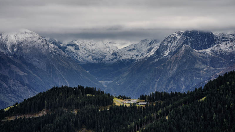 奥地利雪山森林风光