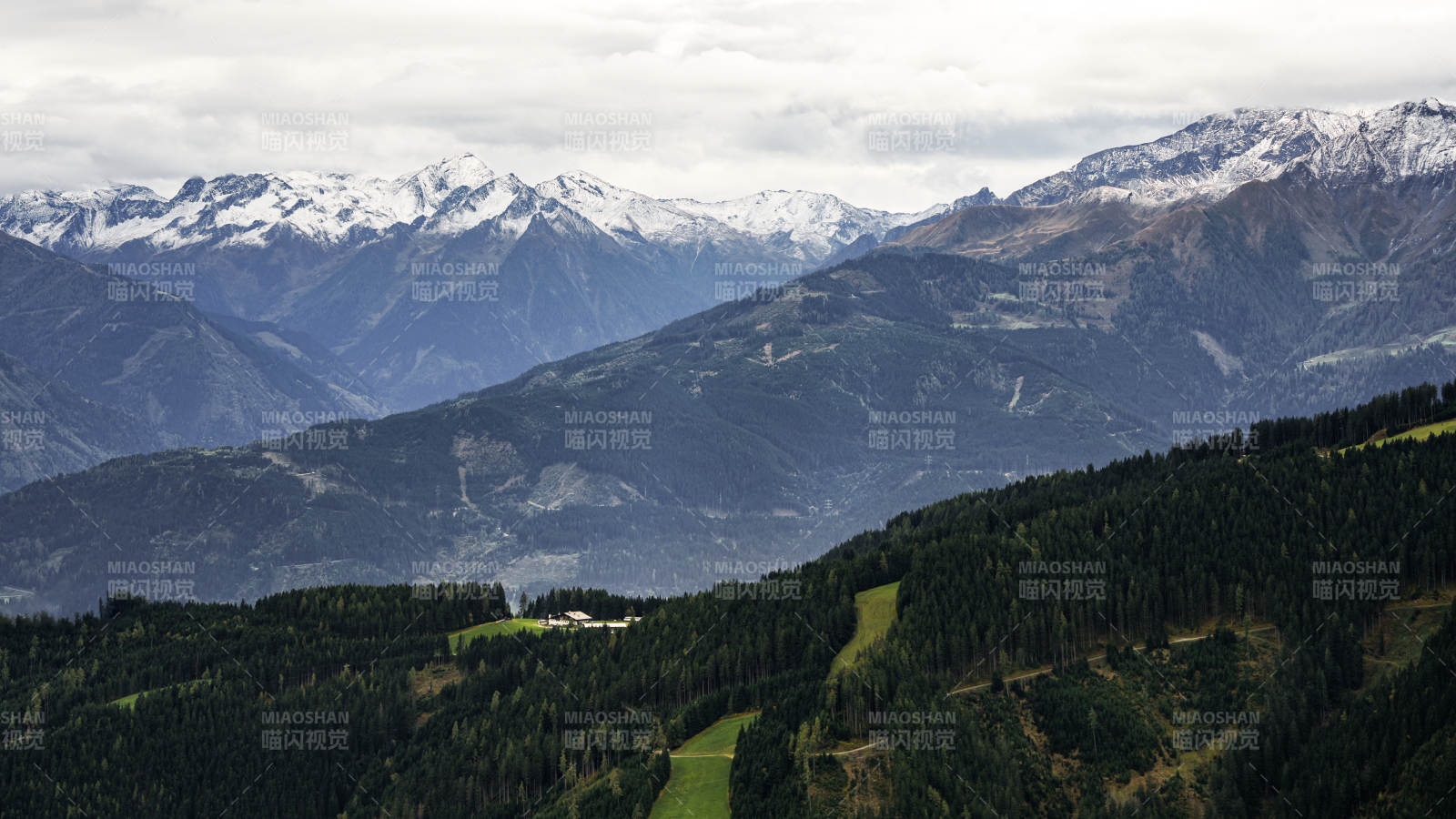 奥地利雪山林海风光