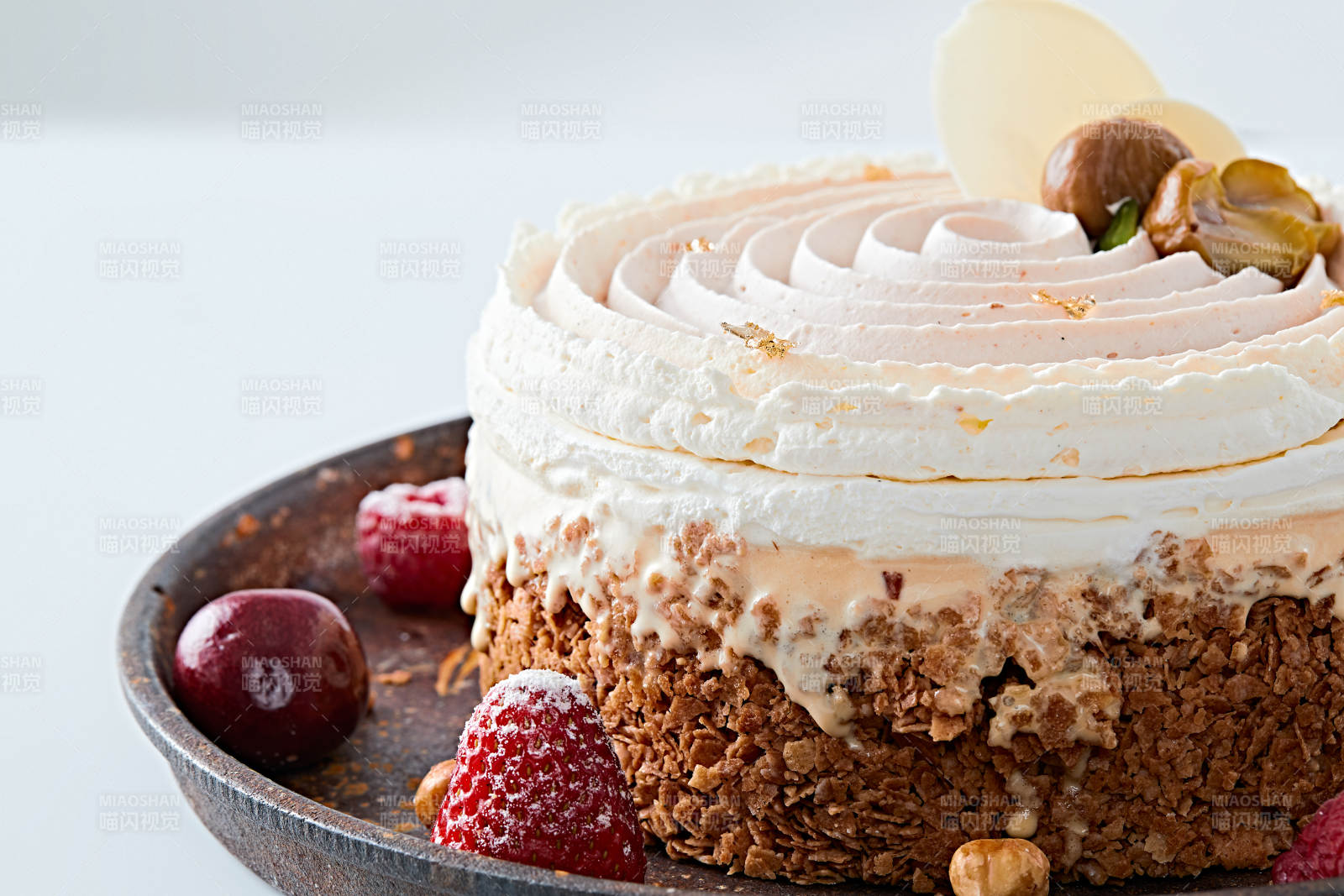 香烤堅(jiān)果碎燒板栗金箔冰激凌蛋糕