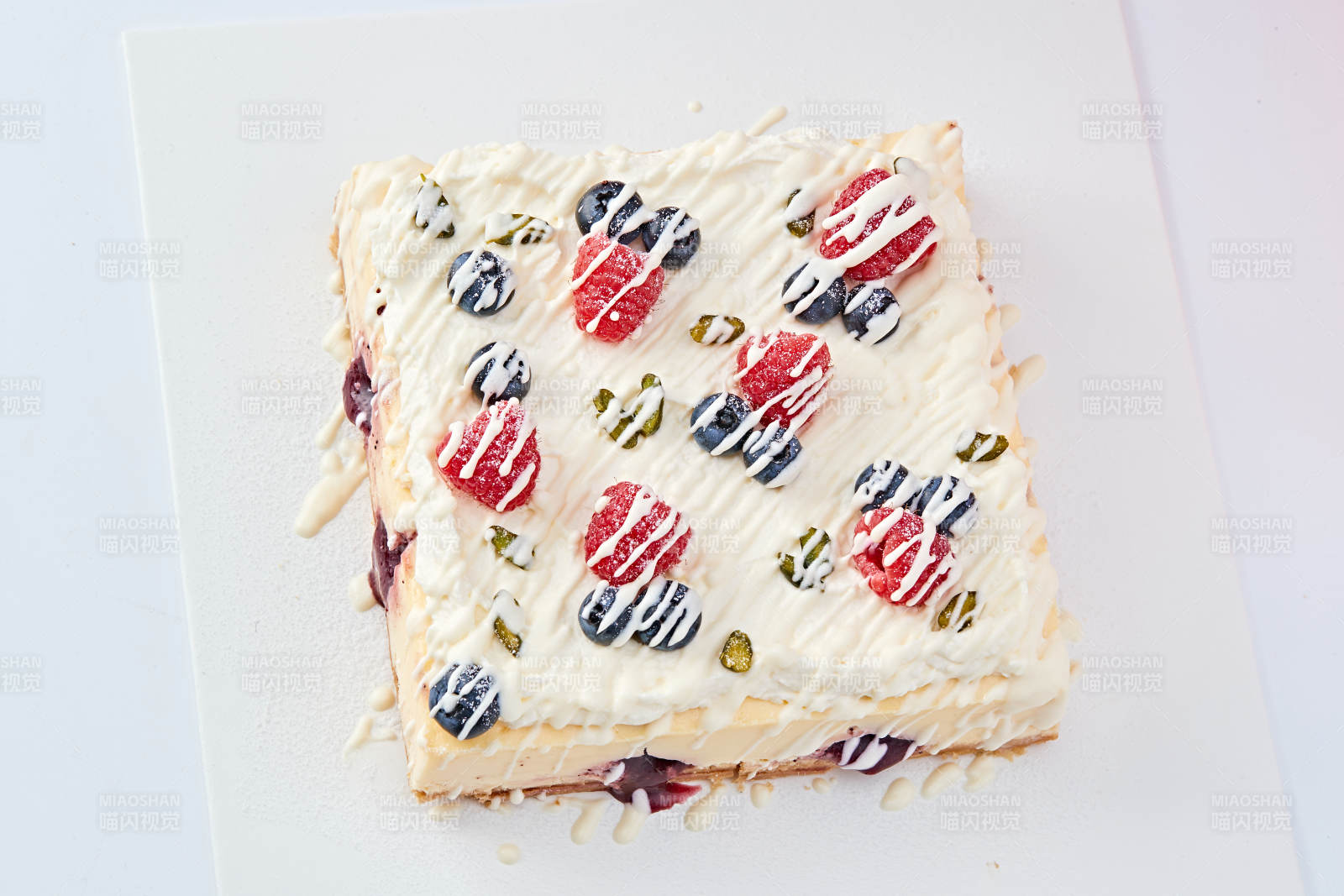 藍(lán)莓樹莓鮮奶慕斯蛋糕