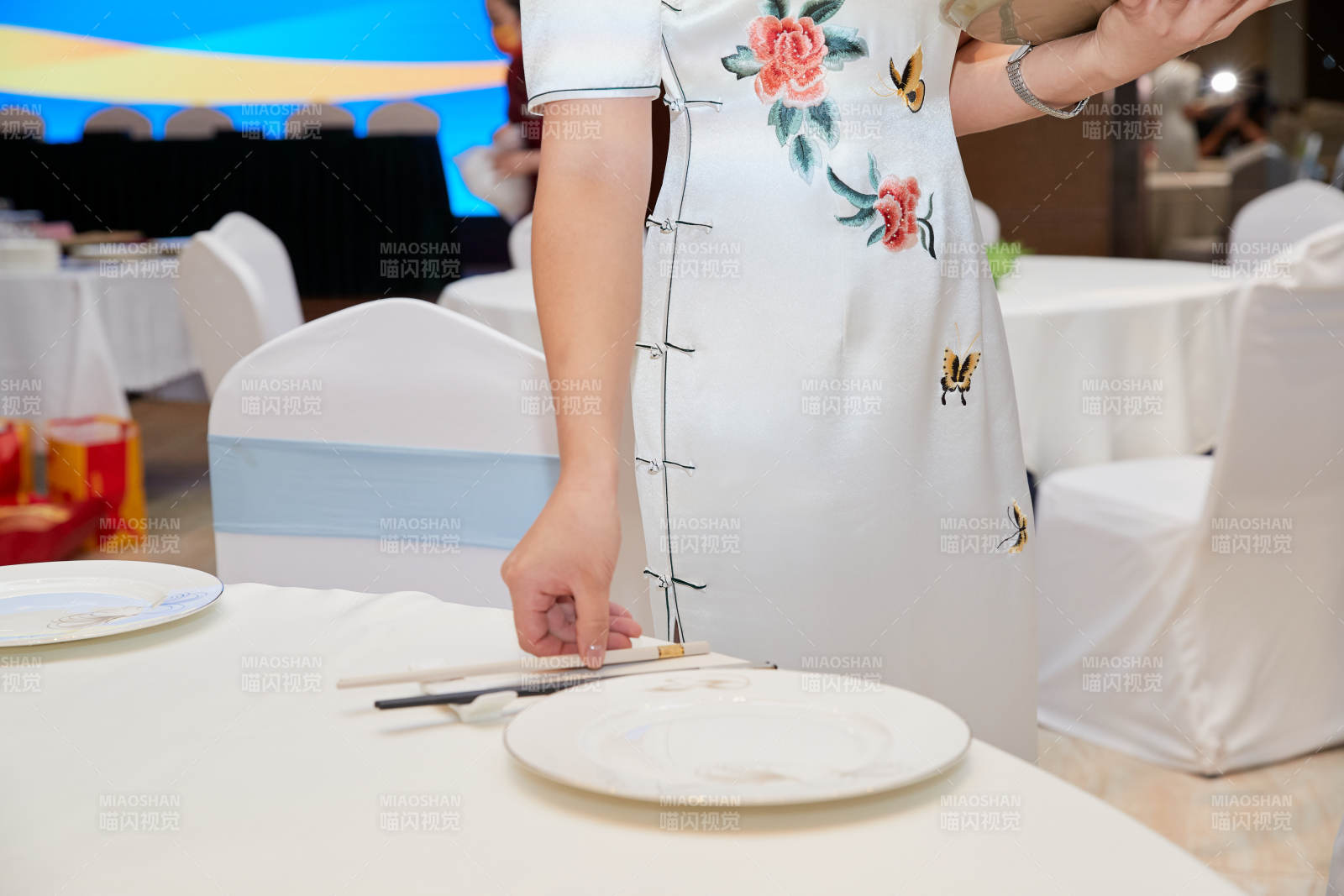 中餐餐桌礼仪与服务