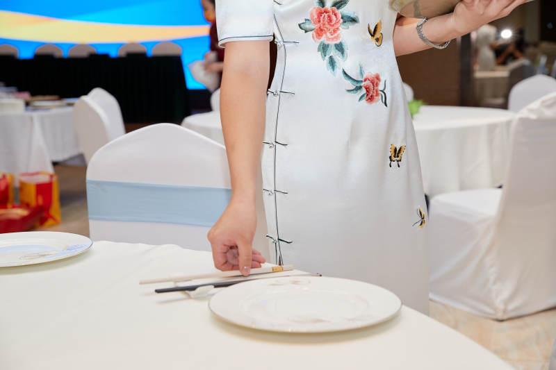 中餐餐桌礼仪与服务