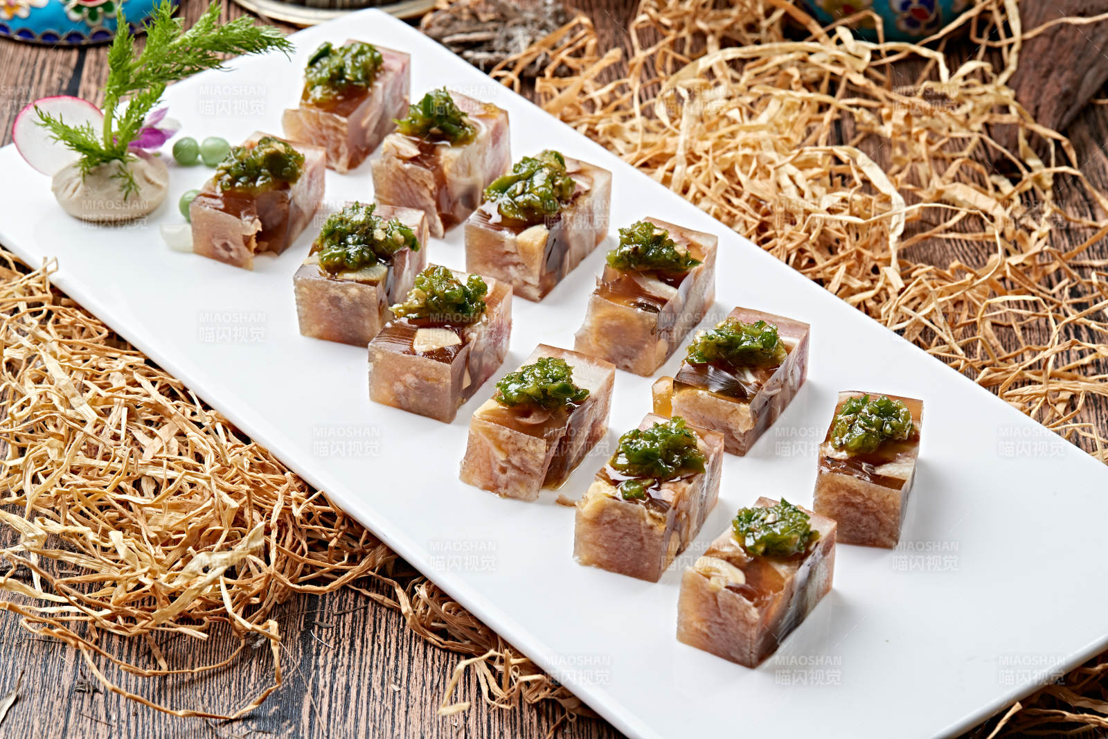 野韭花醬佐黃豆豬皮凍