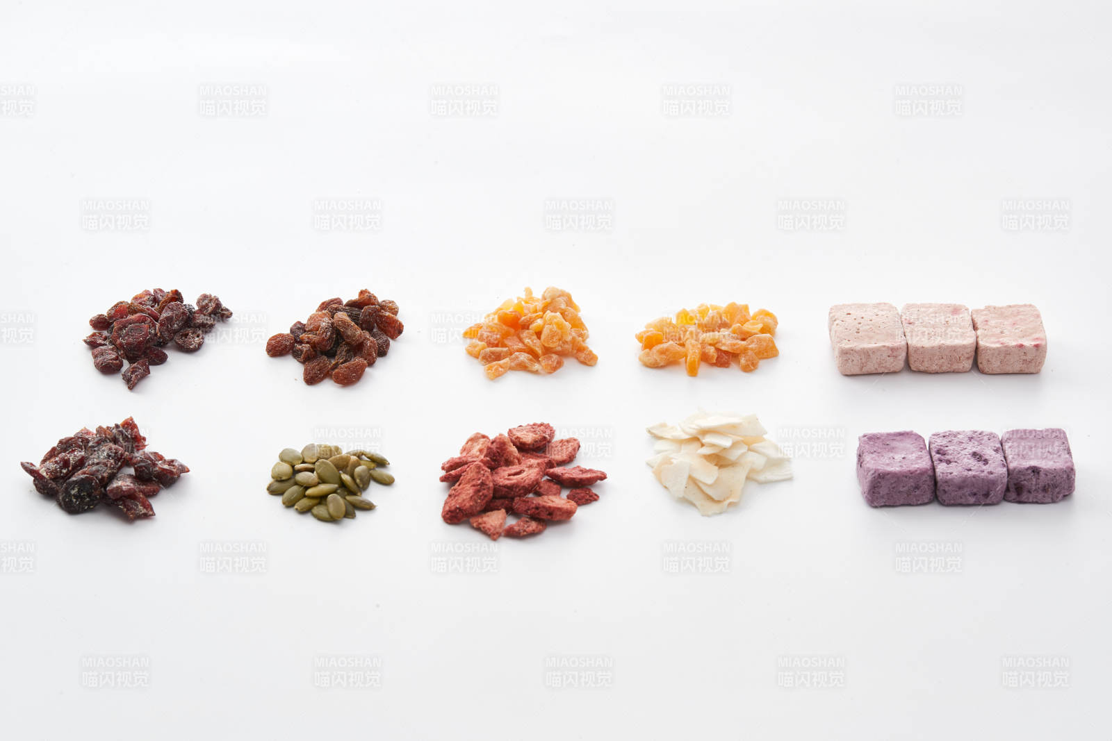 美味健康的营养早餐坚果混合烤燕麦