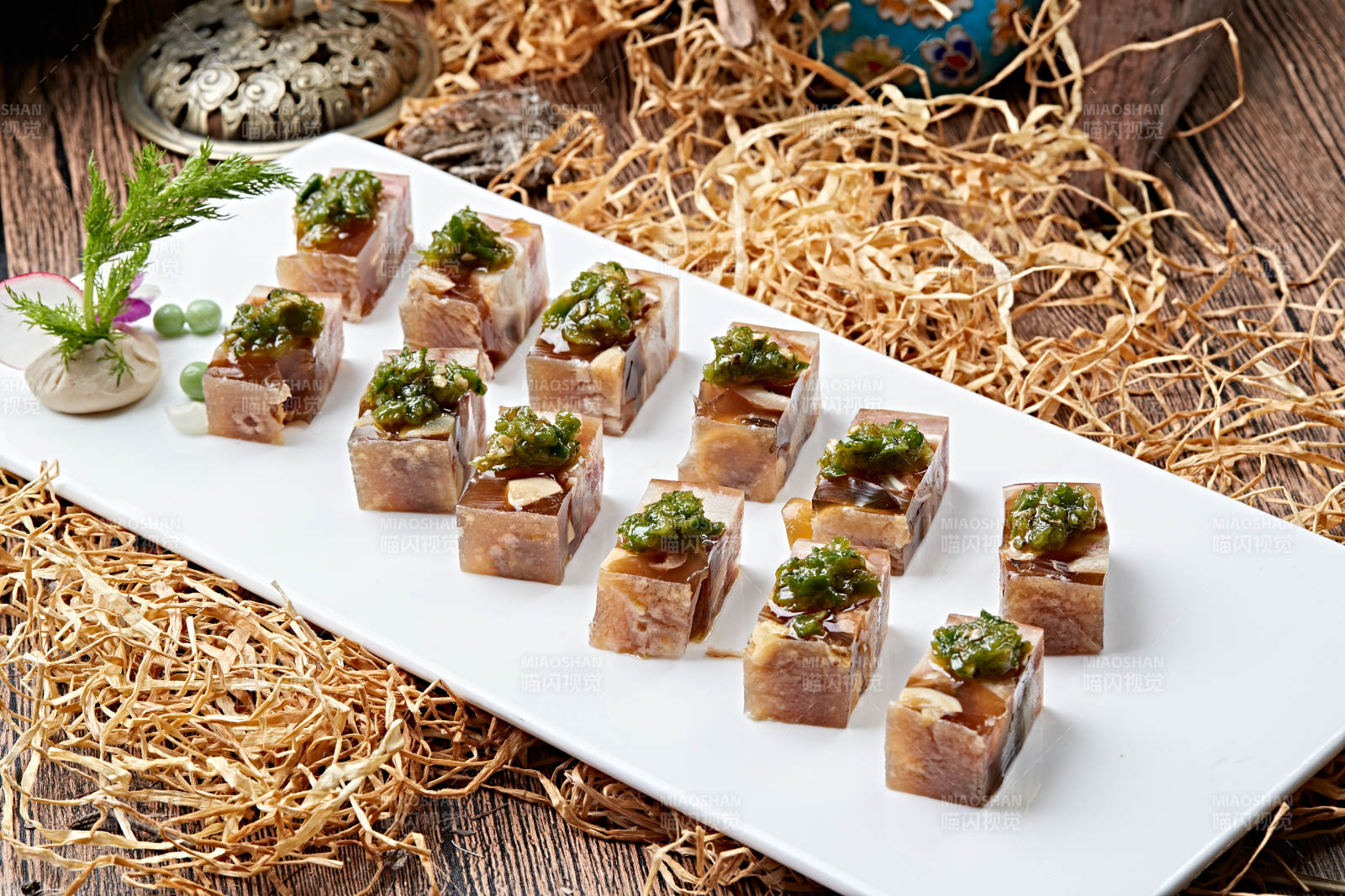 野韭花醬佐黃豆豬皮凍