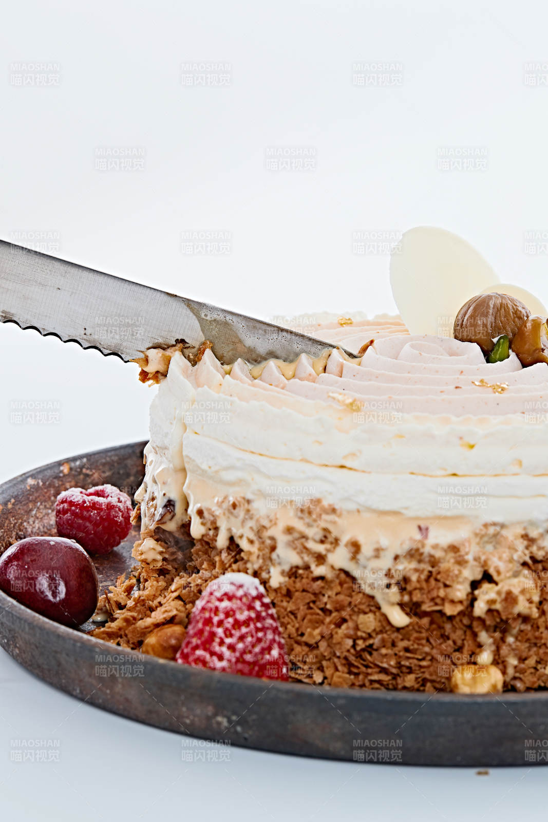 香烤坚果碎烧板栗金箔冰激凌蛋糕