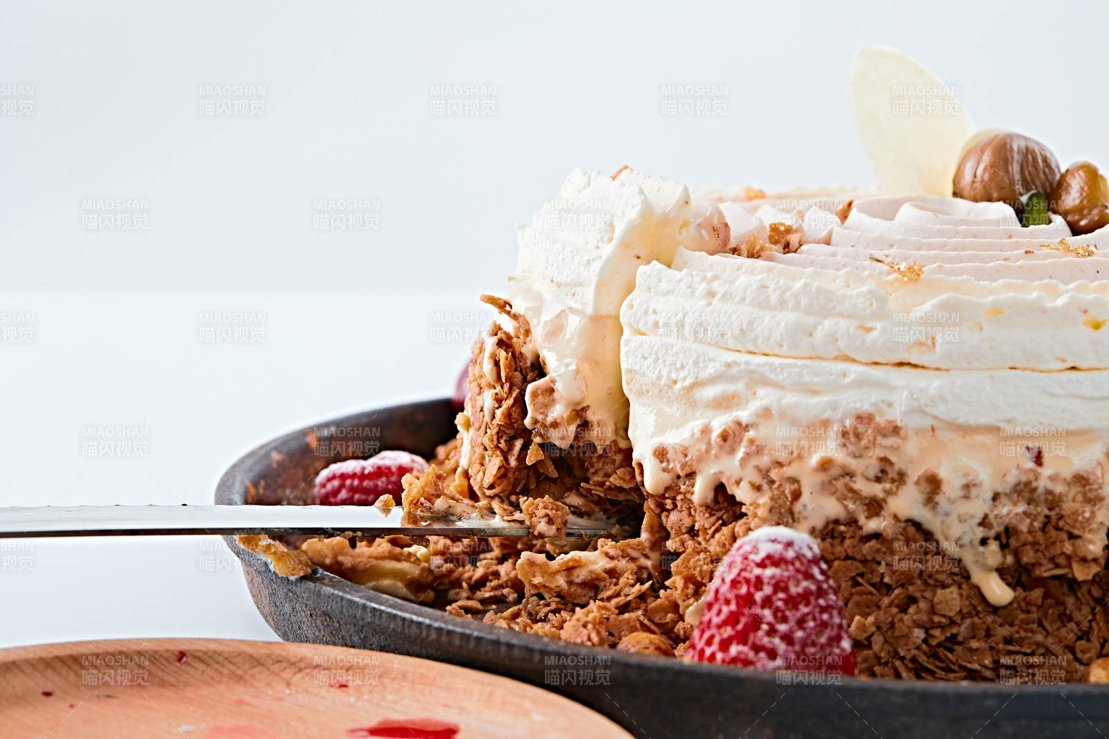 香烤堅(jiān)果碎燒板栗金箔冰激凌蛋糕