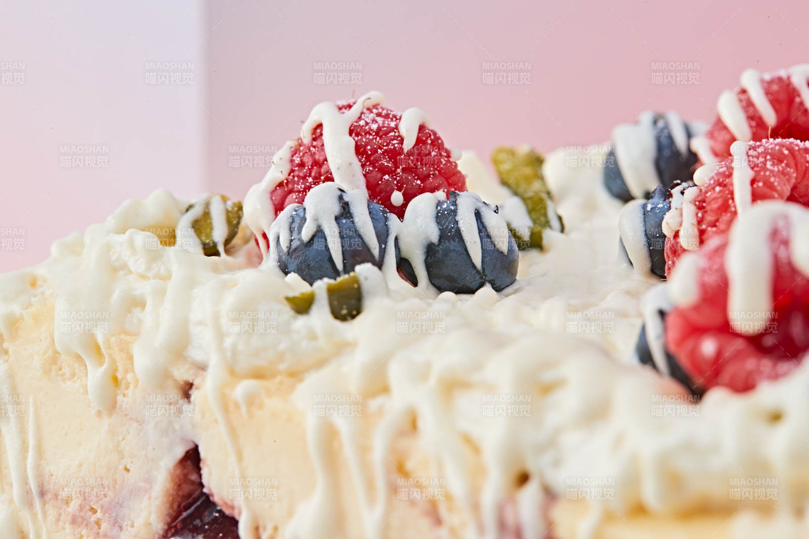 藍莓樹莓鮮奶慕斯蛋糕