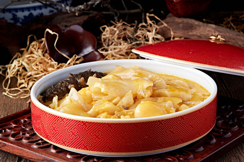 燕鲍翅浓汤四宝