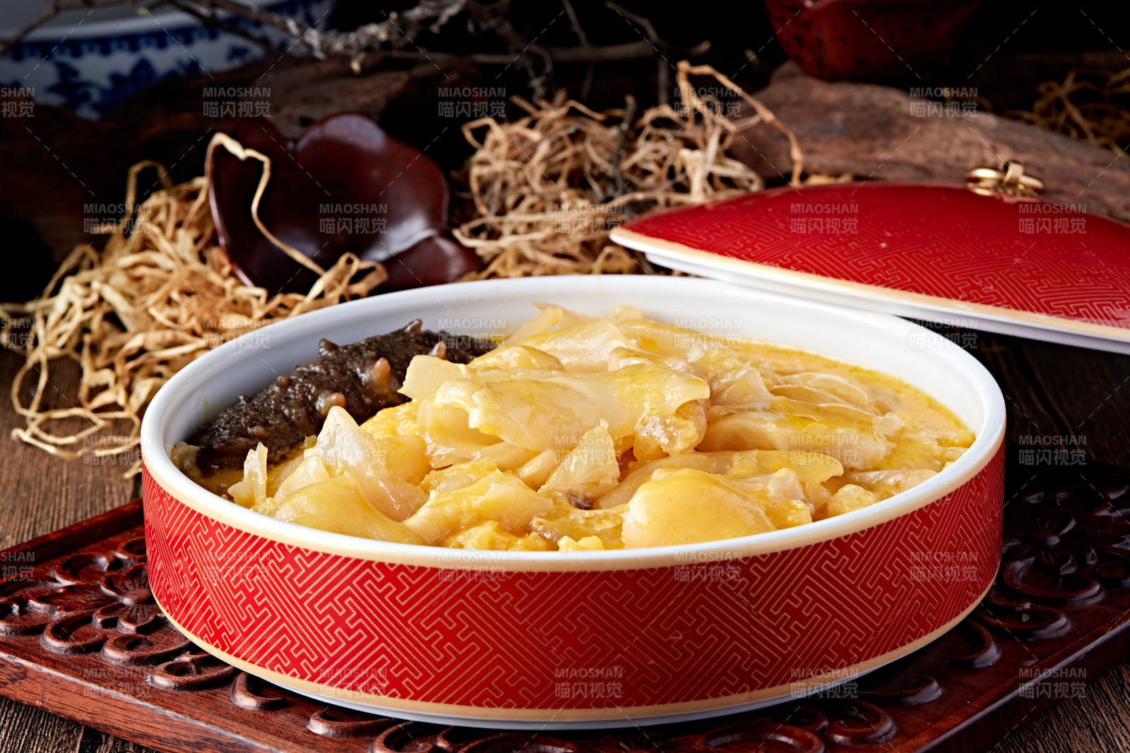 燕鲍翅浓汤四宝