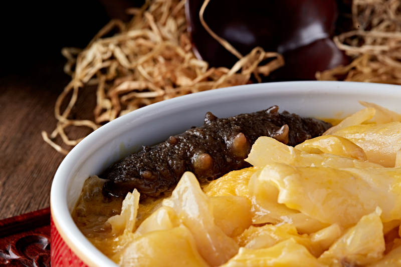 燕鲍翅浓汤四宝