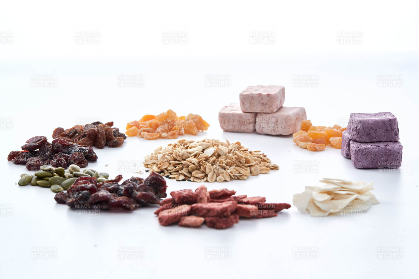 美味健康的營養早餐堅果混合烤燕麥