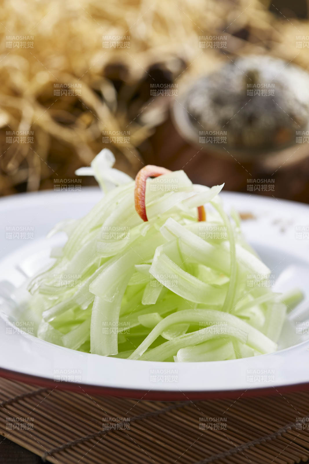 崔爽澆汁青瓜絲