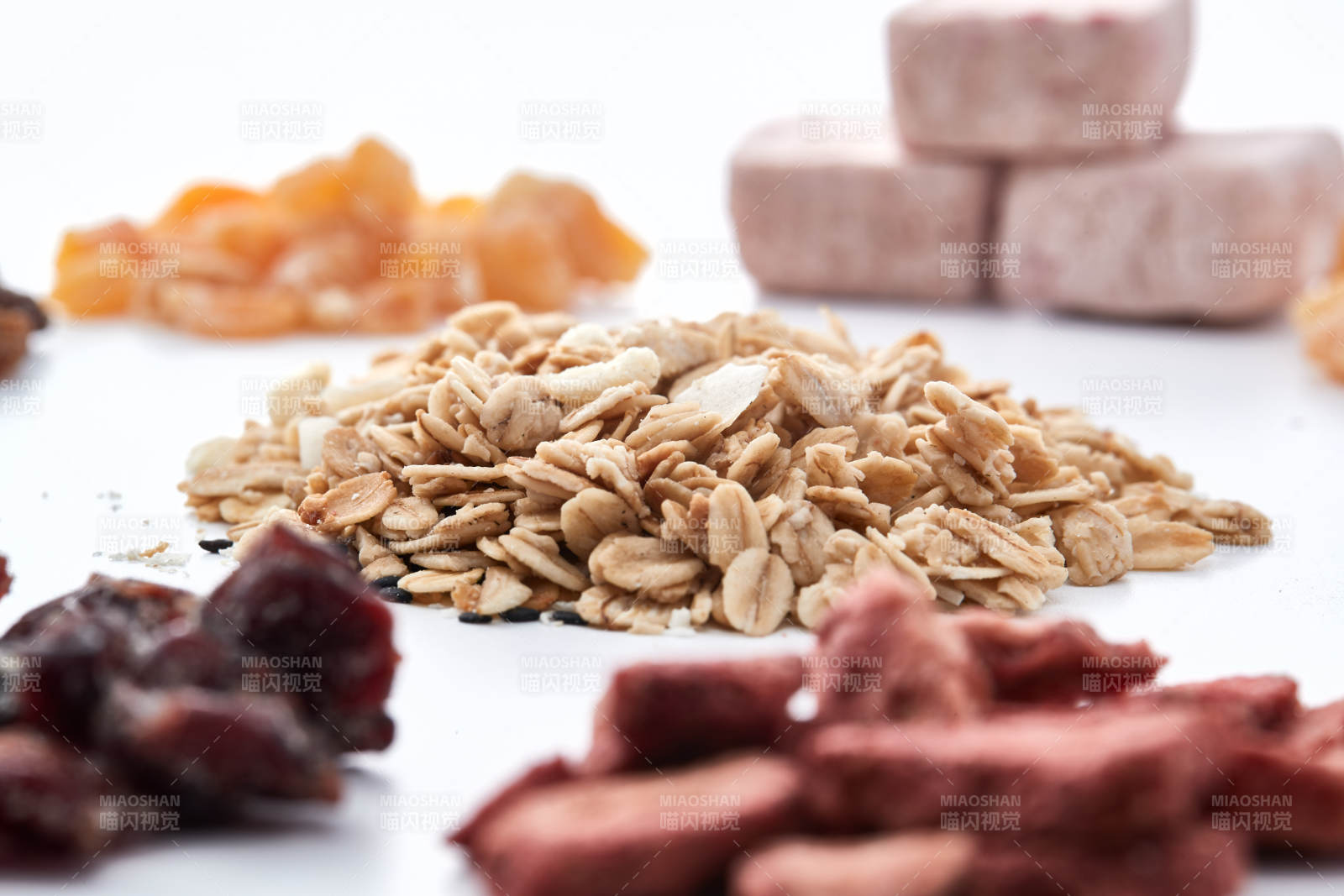 美味健康的營養早餐堅果混合烤燕麥