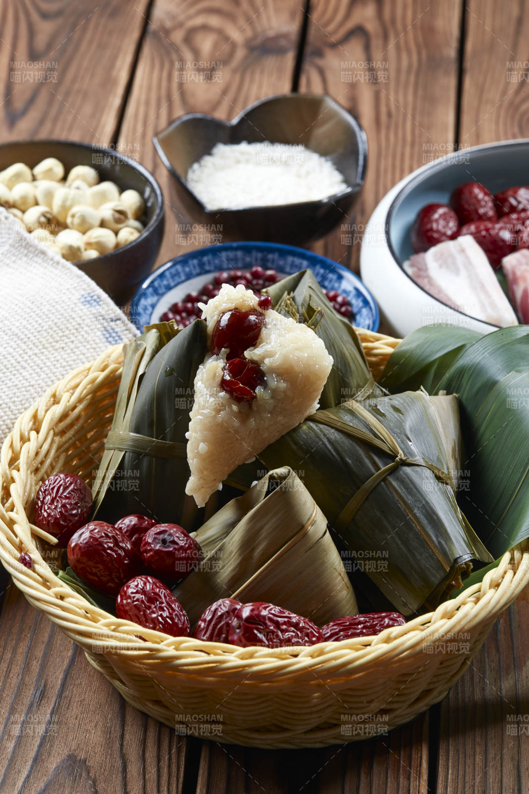 端午節的粽子和原材料