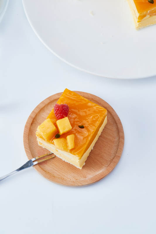 树莓芒果鲜奶慕斯蛋糕