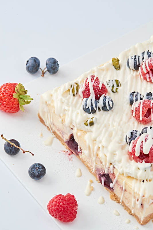 蓝莓树莓鲜奶慕斯蛋糕