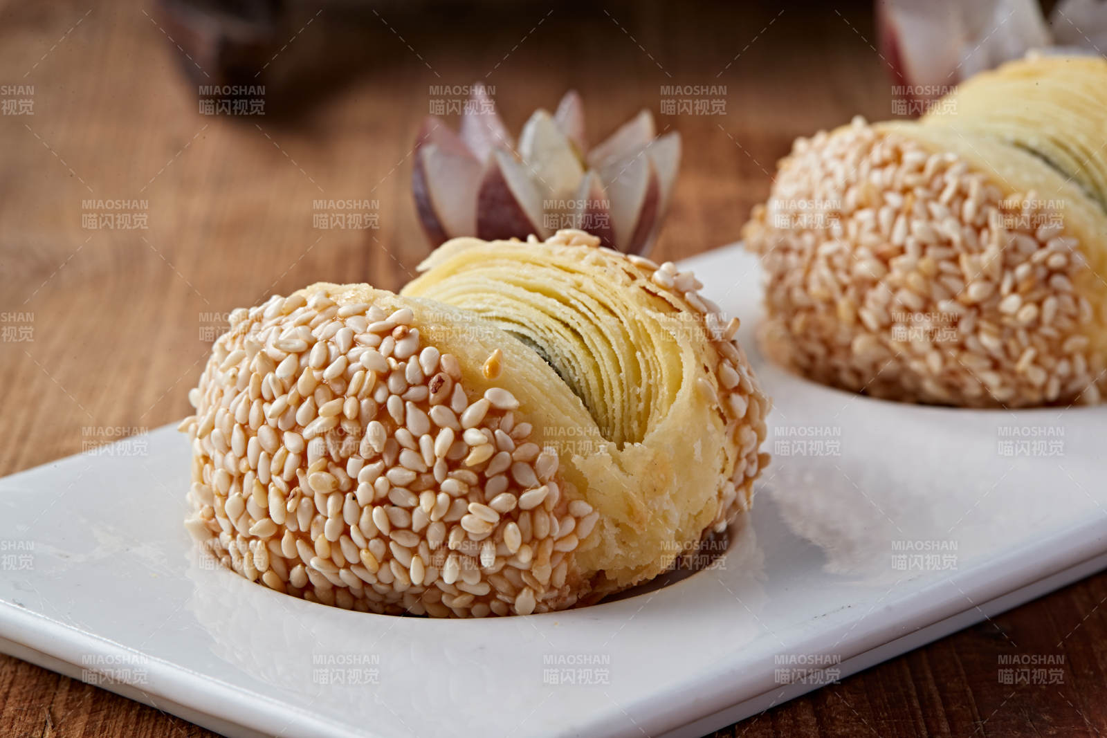 茶餐开口芝麻千层红豆饼