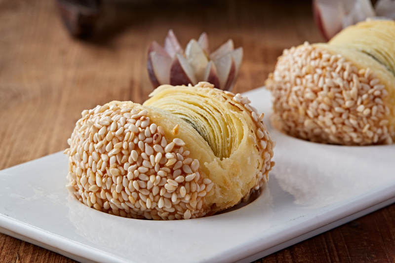 茶餐开口芝麻千层红豆饼