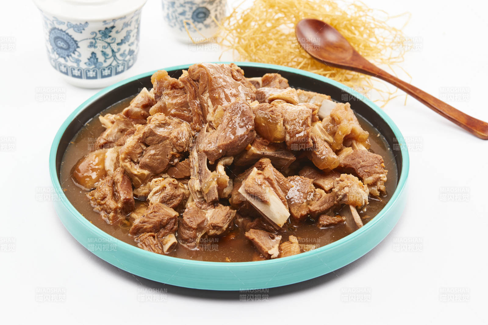 家常醬燉牛筋頭巴腦