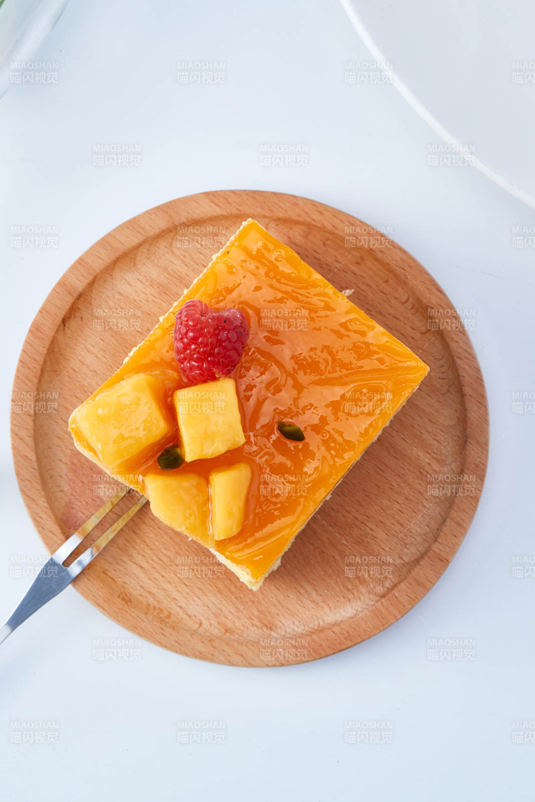 树莓芒果鲜奶慕斯蛋糕