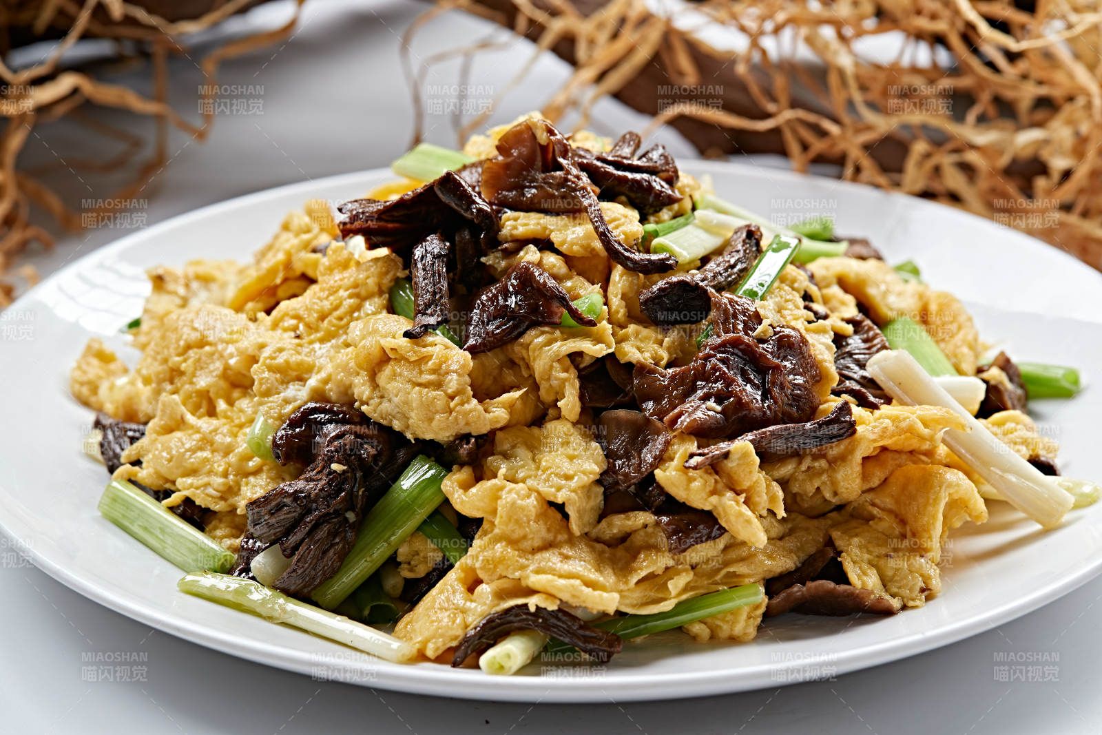 蒜薹山珍菌炒雞蛋