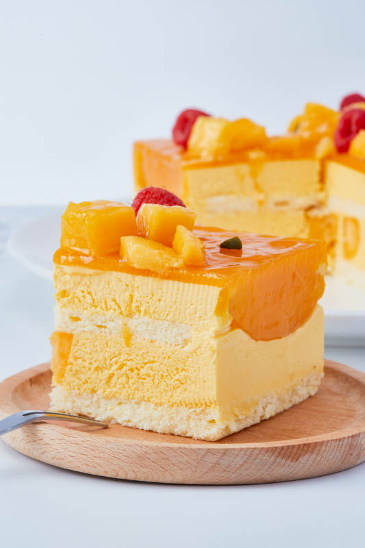 树莓芒果鲜奶慕斯蛋糕