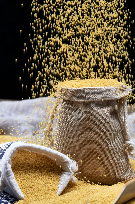 质量上乘的金黄小米粟米