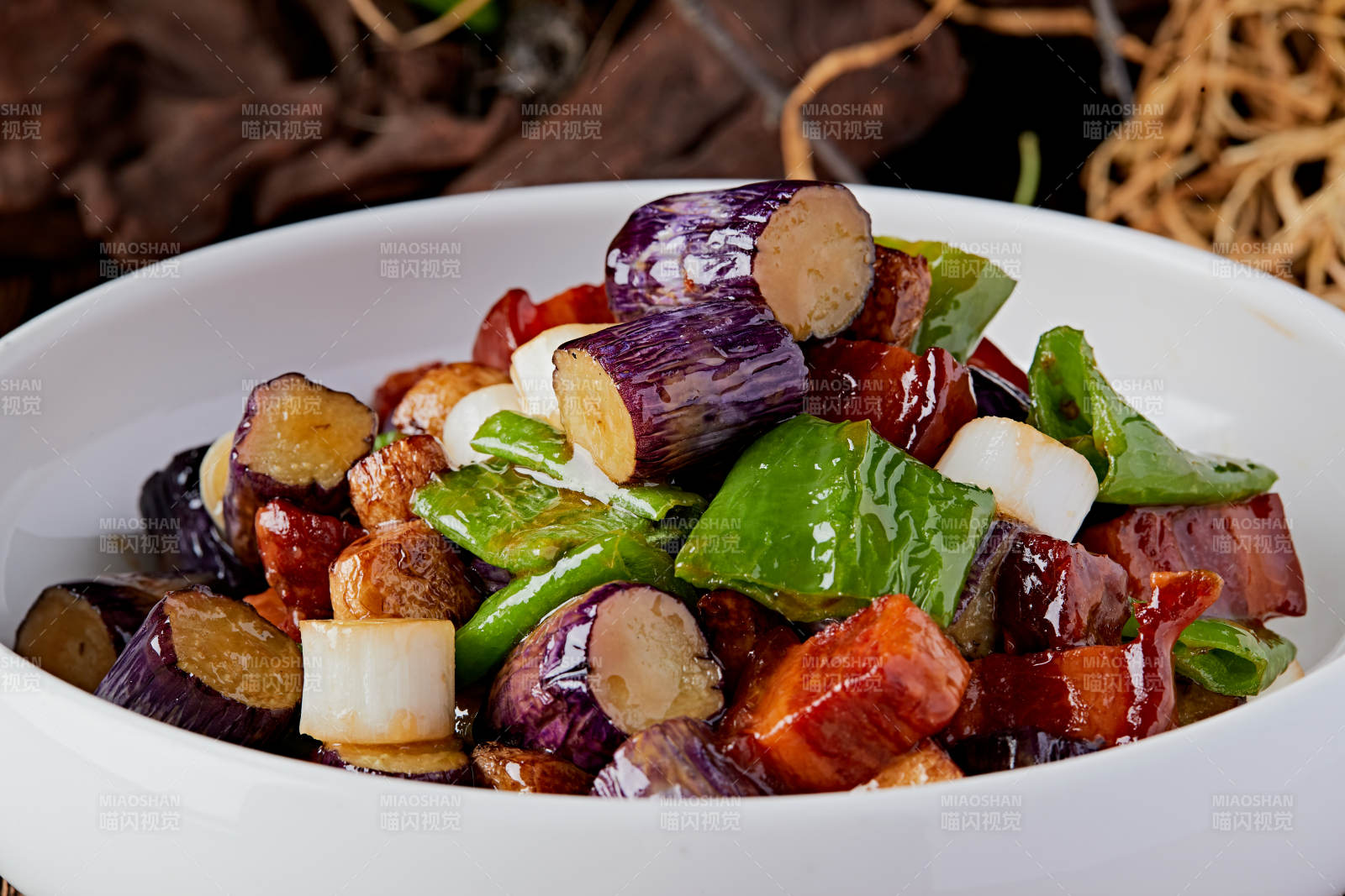 美味合炒茄子尖椒紅燒肉