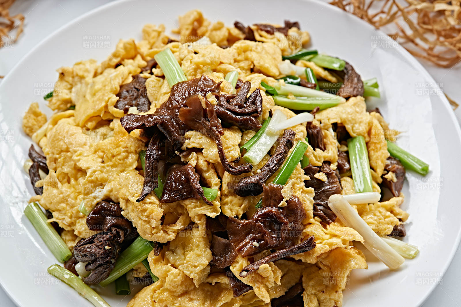 蒜薹山珍菌炒雞蛋