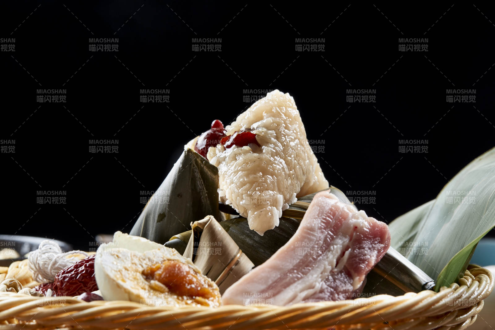 端午节的粽子和原材料