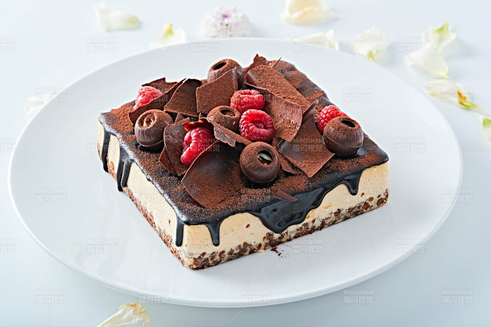 可可撒粉黑巧克力奶酪慕斯蛋糕