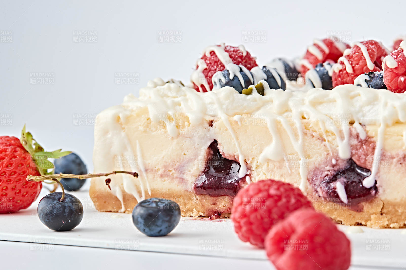 藍莓樹莓鮮奶慕斯蛋糕