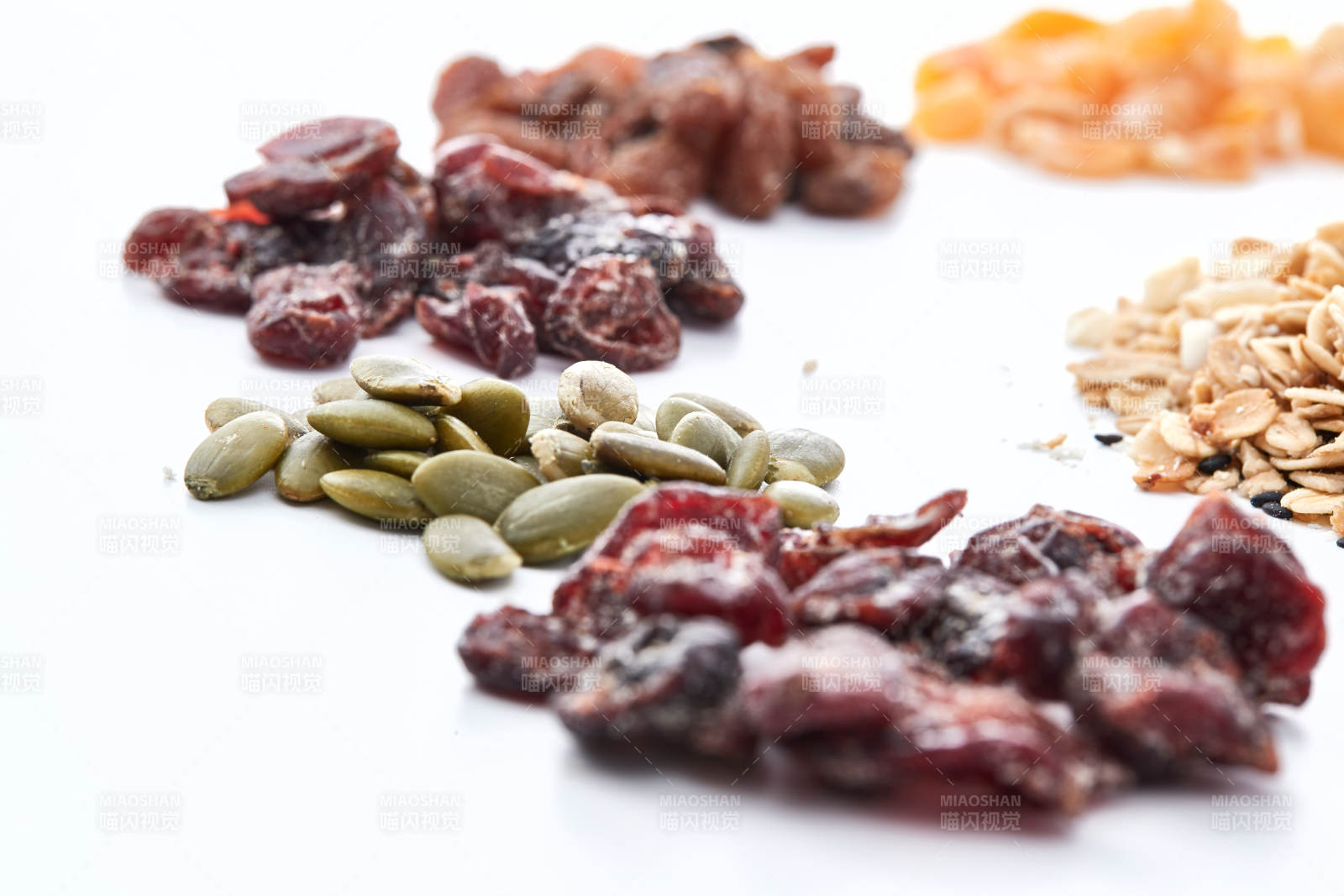 美味健康的營養早餐堅果混合烤燕麥