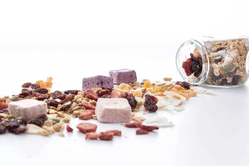 美味健康的营养早餐坚果混合烤燕麦