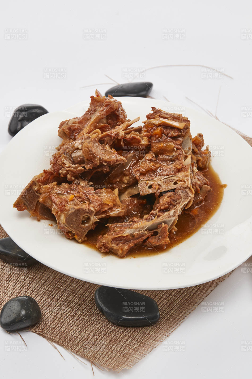 家常酱炖牛筋头巴脑