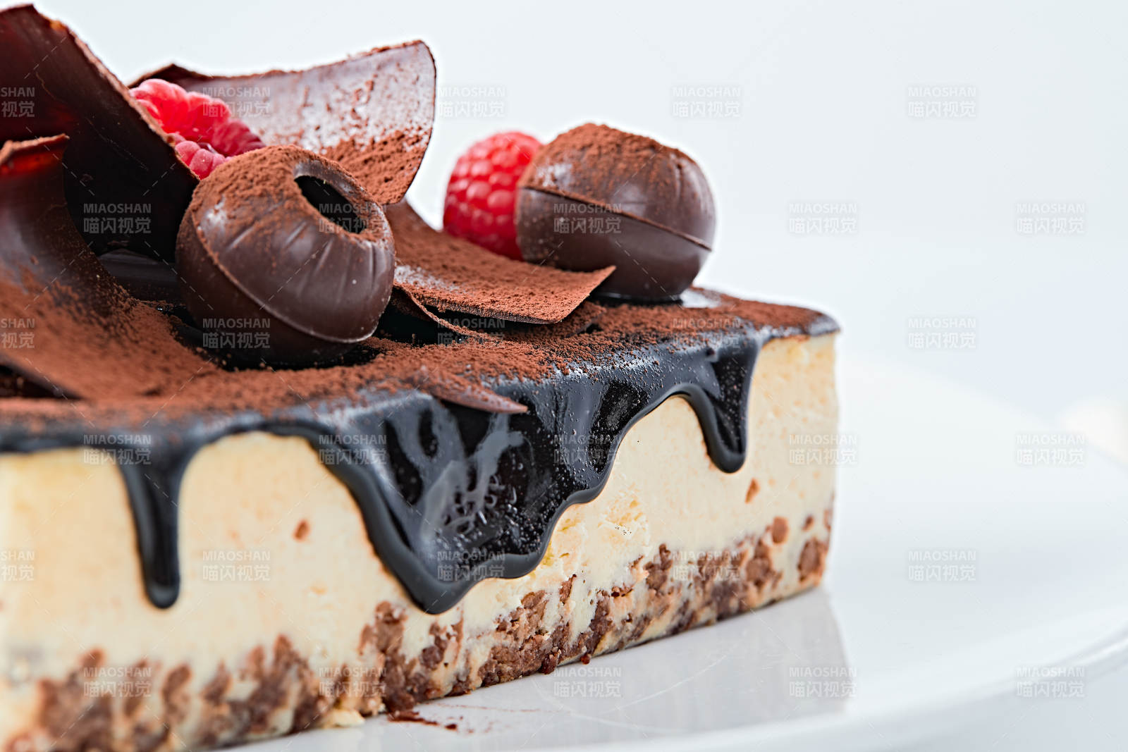 可可撒粉黑巧克力奶酪慕斯蛋糕