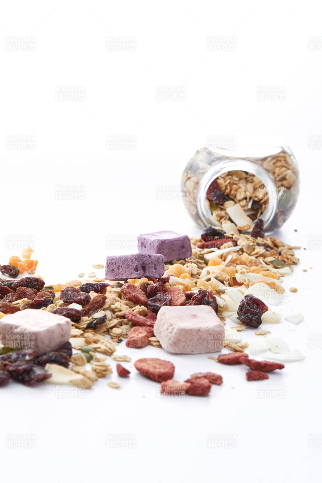 美味健康的营养早餐坚果混合烤燕麦