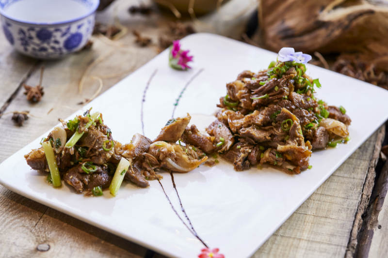 农家拆骨肉肘子