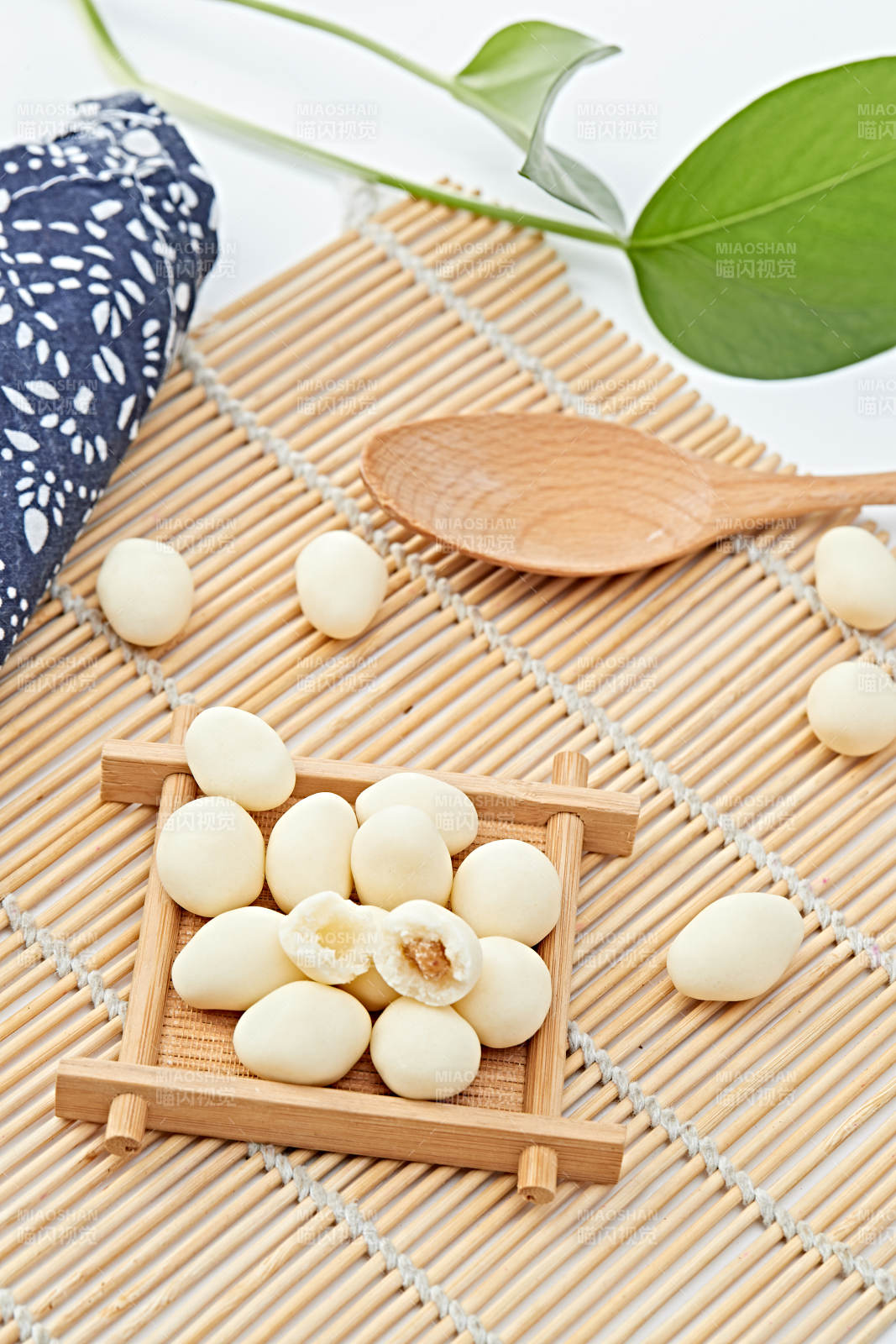 濃香甜美滋味濃郁的蒙族牛奶制品特寫