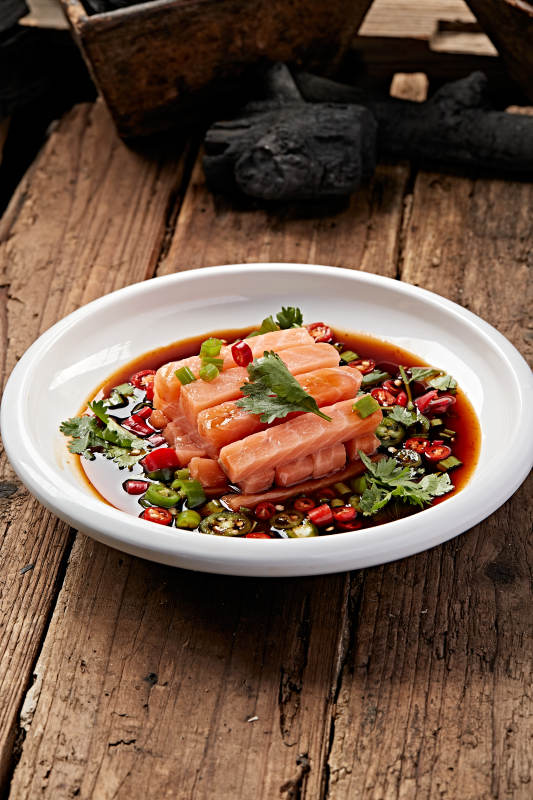 浇汁刺身三文鱼