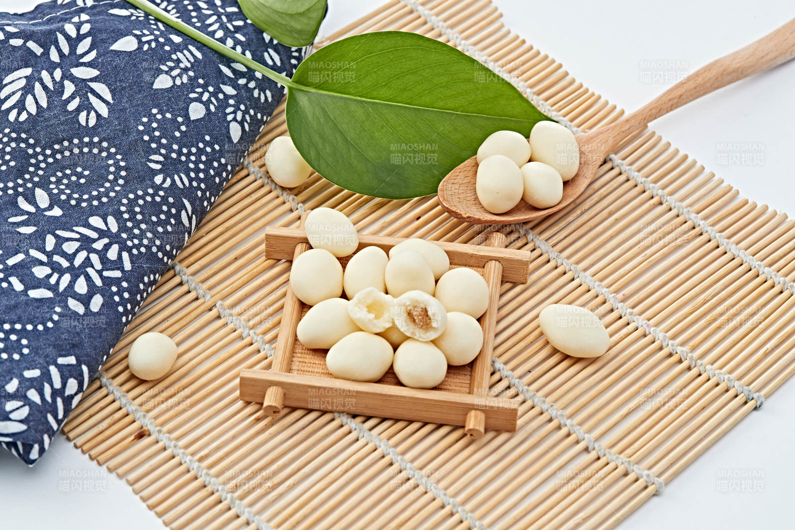 濃香甜美滋味濃郁的蒙族牛奶制品特寫