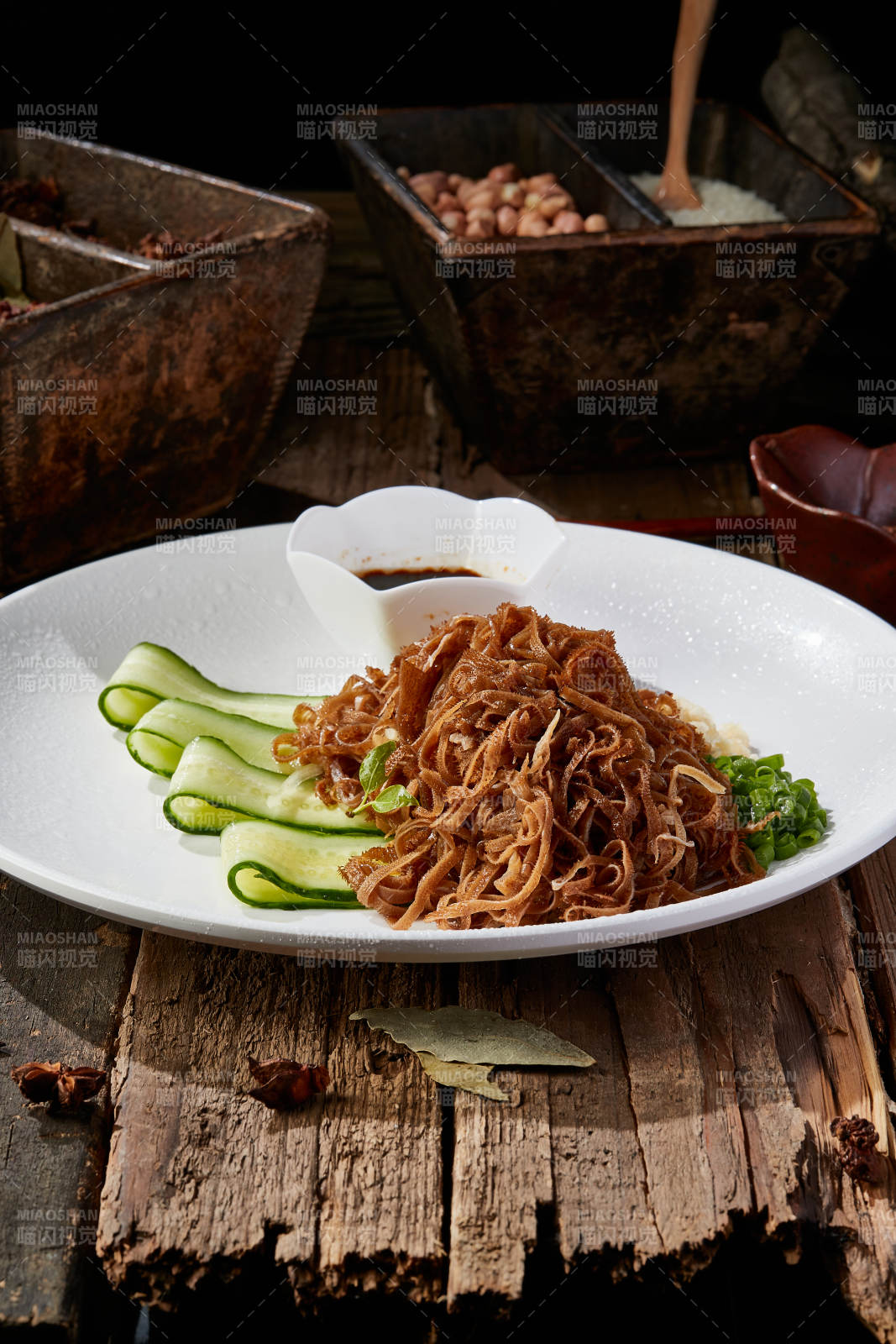 蘸汁鹵味毛肚絲