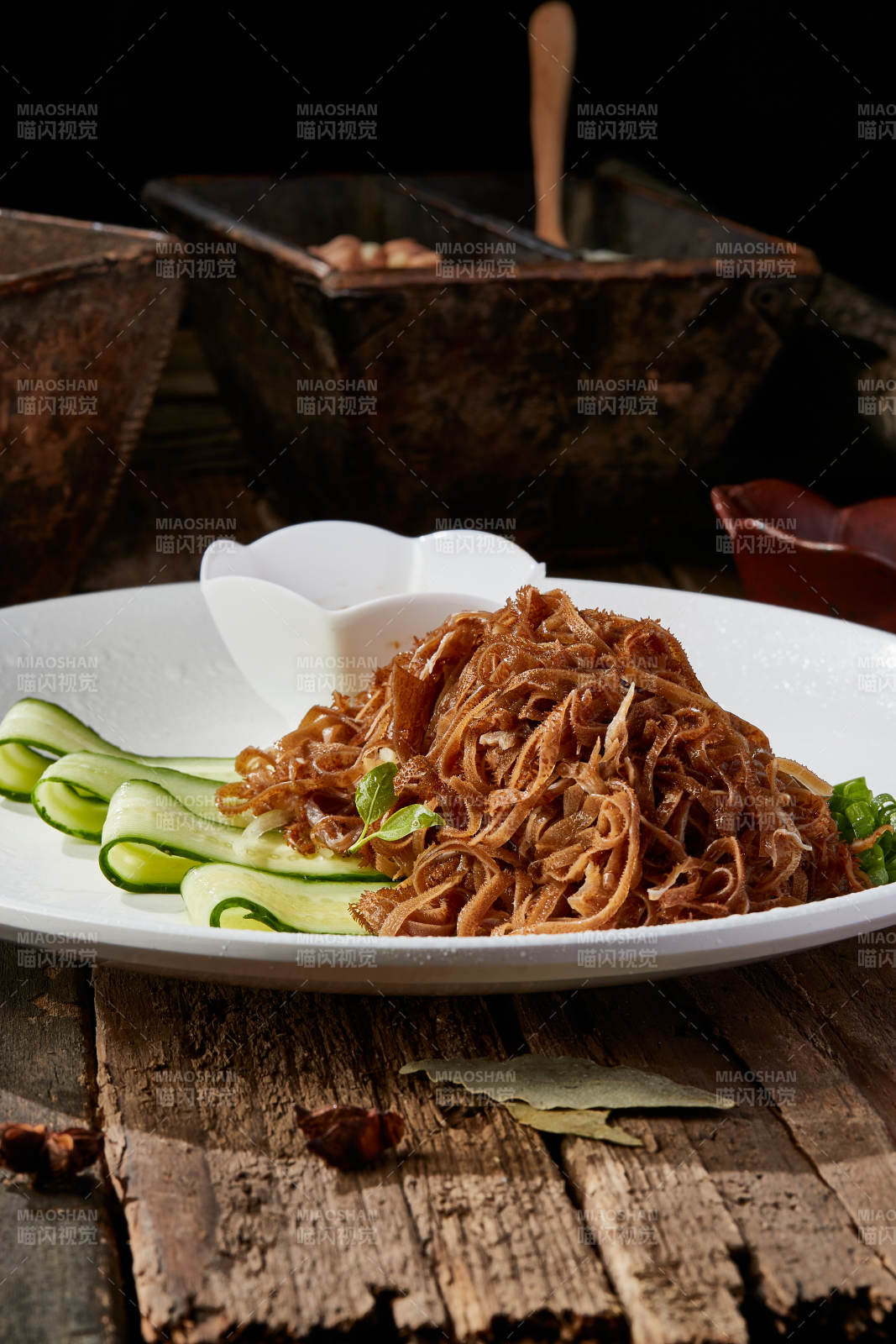 蘸汁鹵味毛肚絲