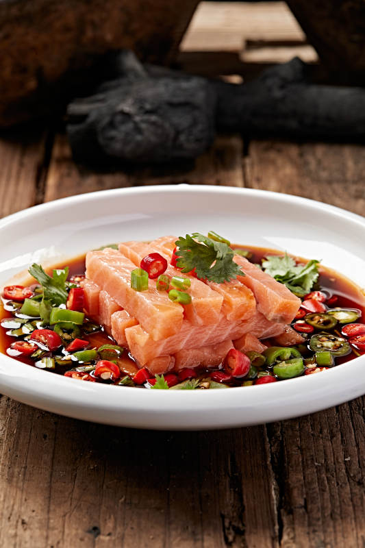 浇汁刺身三文鱼