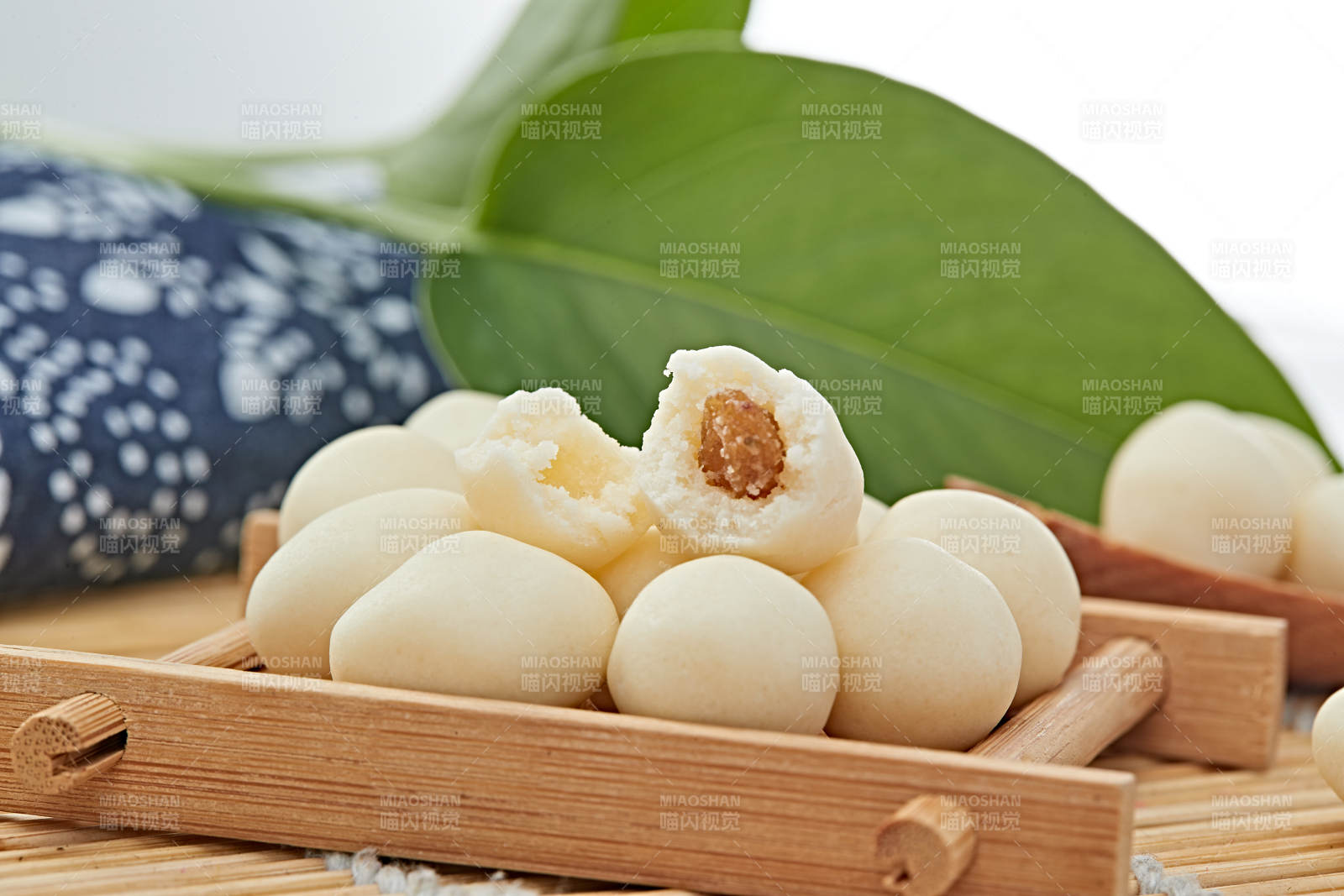 濃香甜美滋味濃郁的蒙族牛奶制品特寫