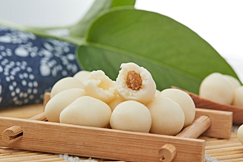 浓香甜美滋味浓郁的蒙族牛奶制品特写