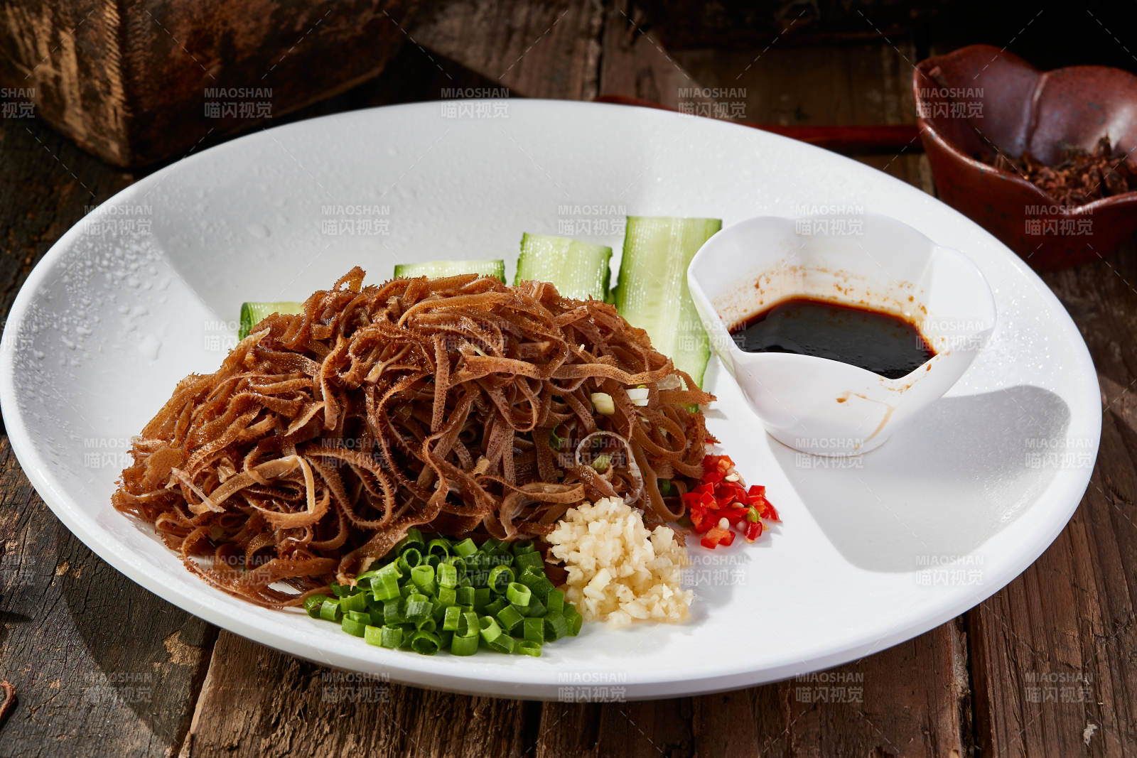 蘸汁鹵味毛肚絲