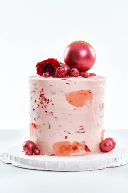 罗马的秘密玫瑰香味乳脂鲜奶婚礼蛋糕